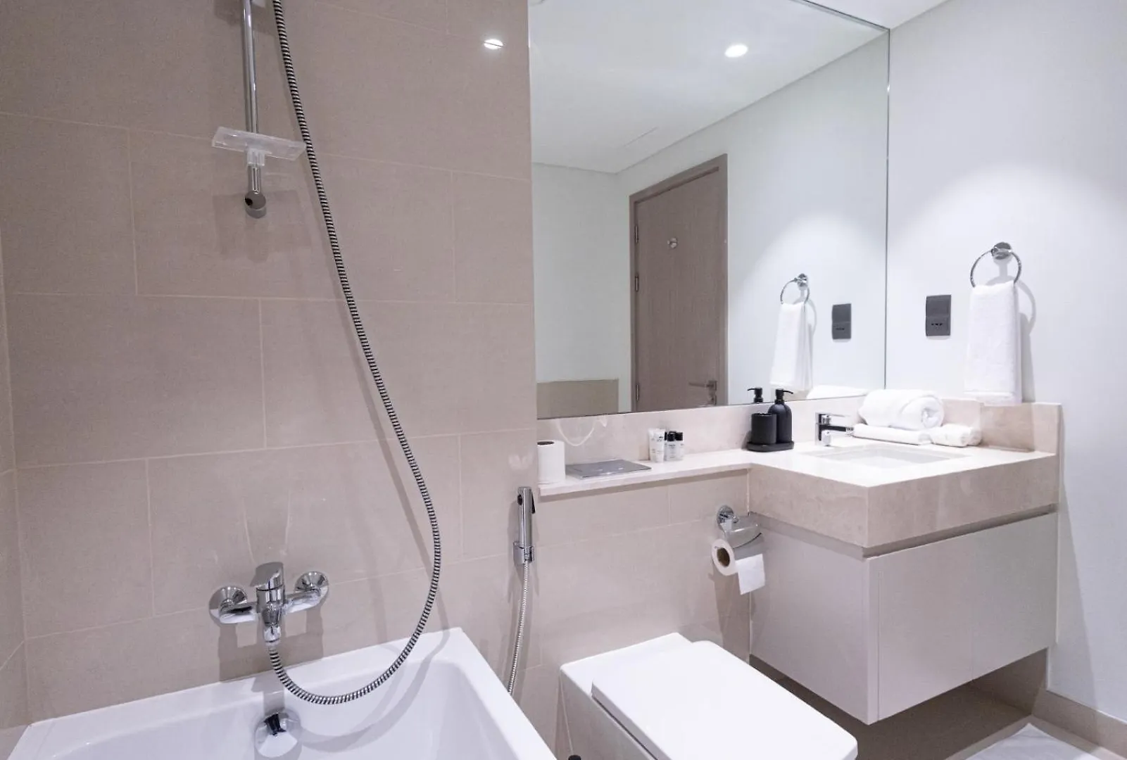 迪拜Mh- Act Tower - Downtown 1Bhk-Ref4106公寓 阿拉伯联合酋长国